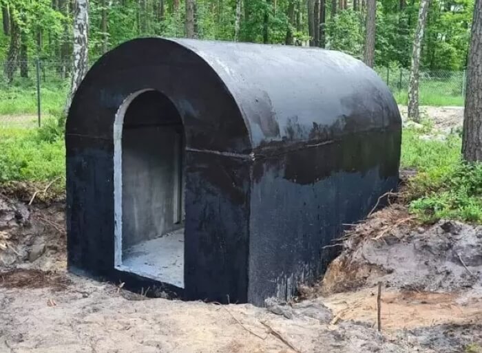 Betonový zahradní sklípek zapuštěný do země na pozemku klienta v Kopřivnice